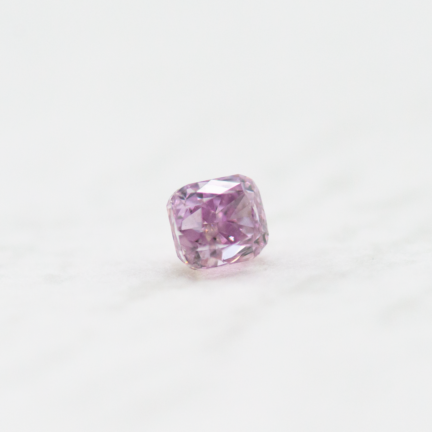 天然ファンシーパープルピンクダイヤモンドルース 0.078ct FANCY PURPLE PINK SI2 CUSHION